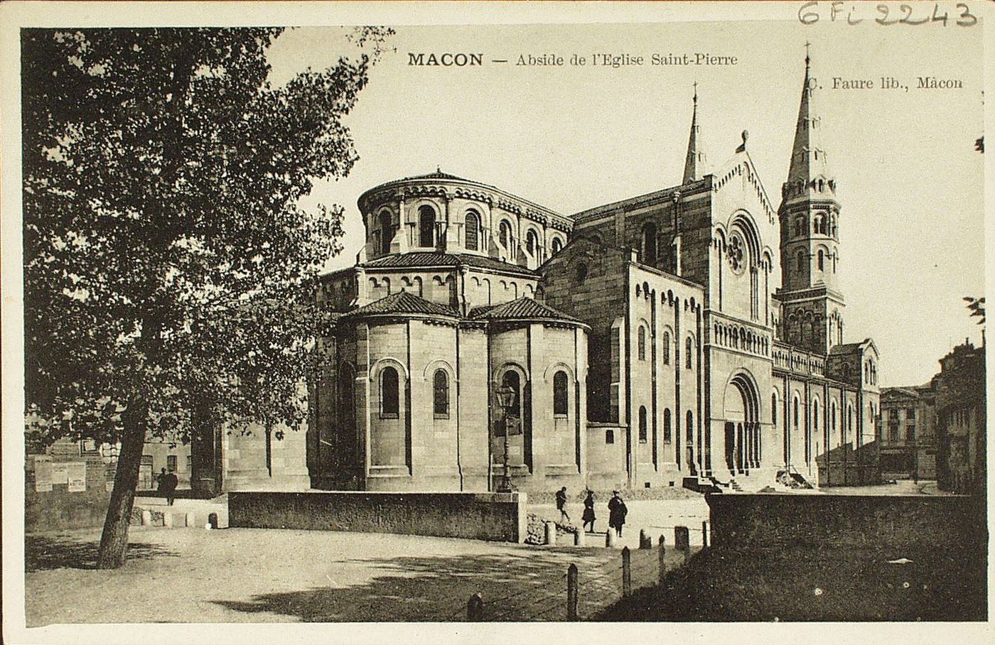 Mâcon. Abside de l'église Saint-Pierre.