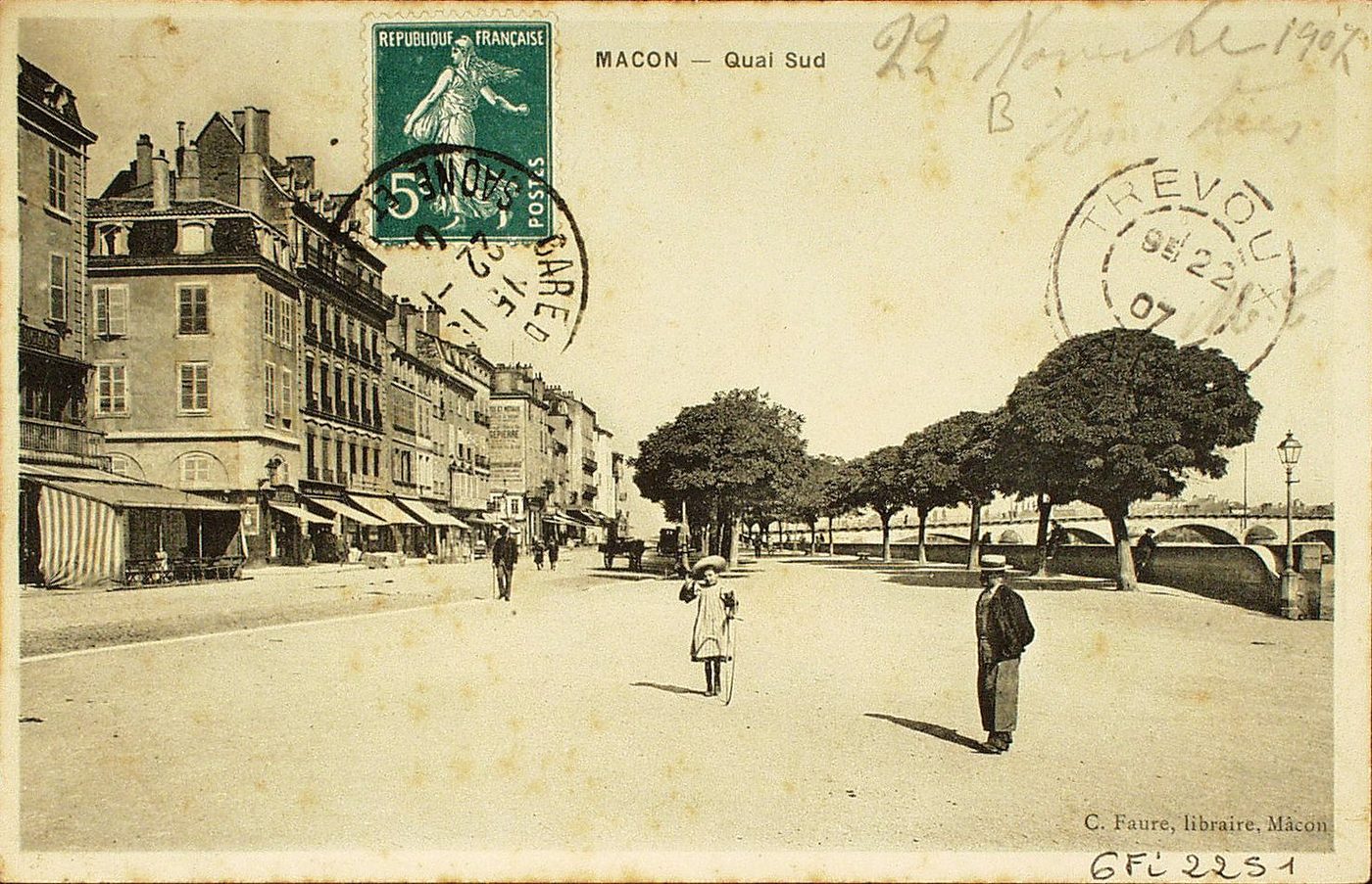 Mâcon. Quai sud.