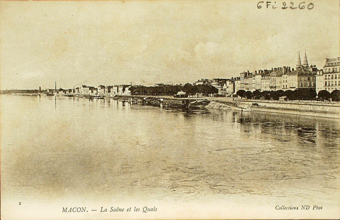 Mâcon. La Saône et ses quais.