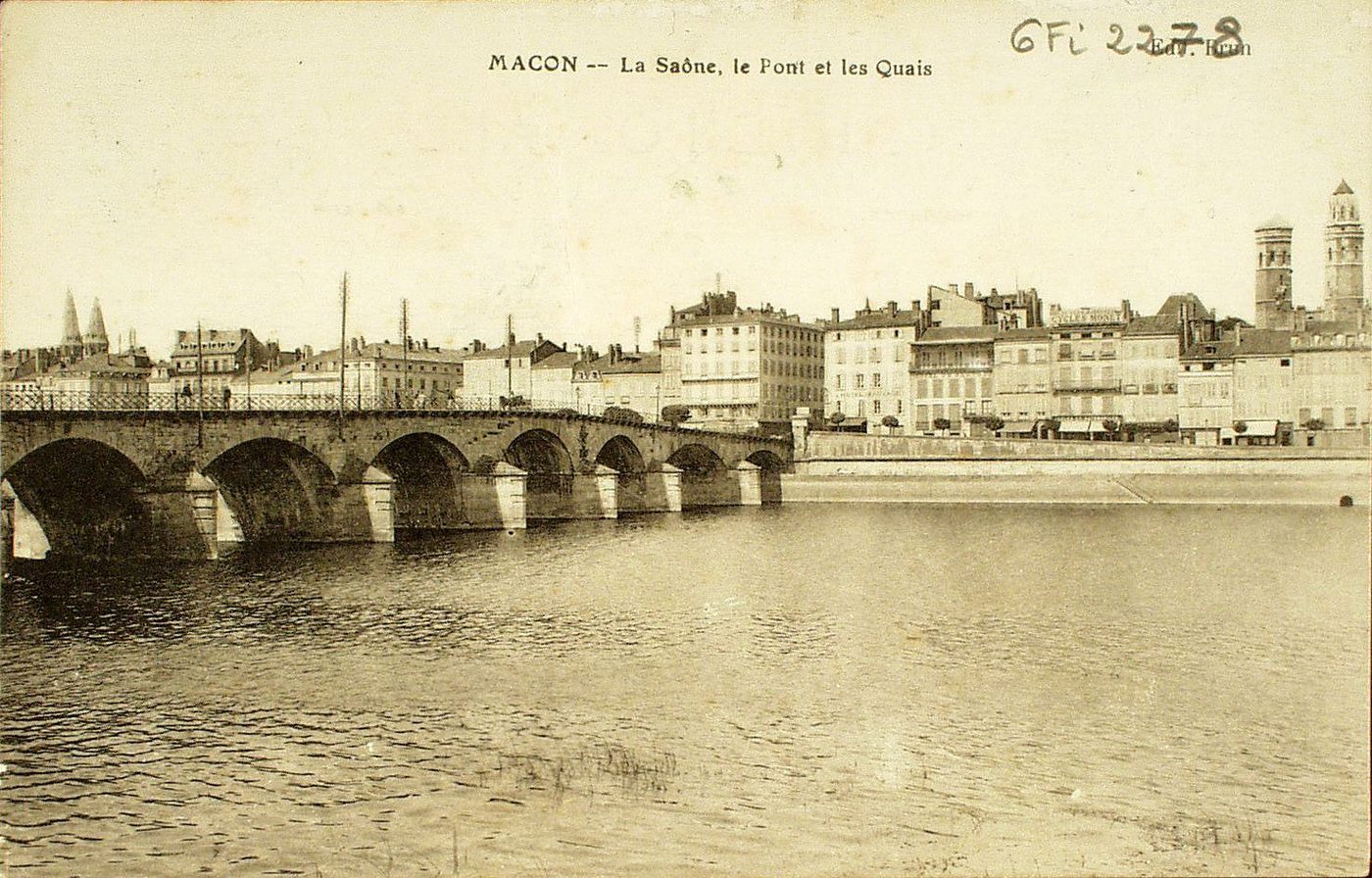 Mâcon. La Saône, le pont et les quais.