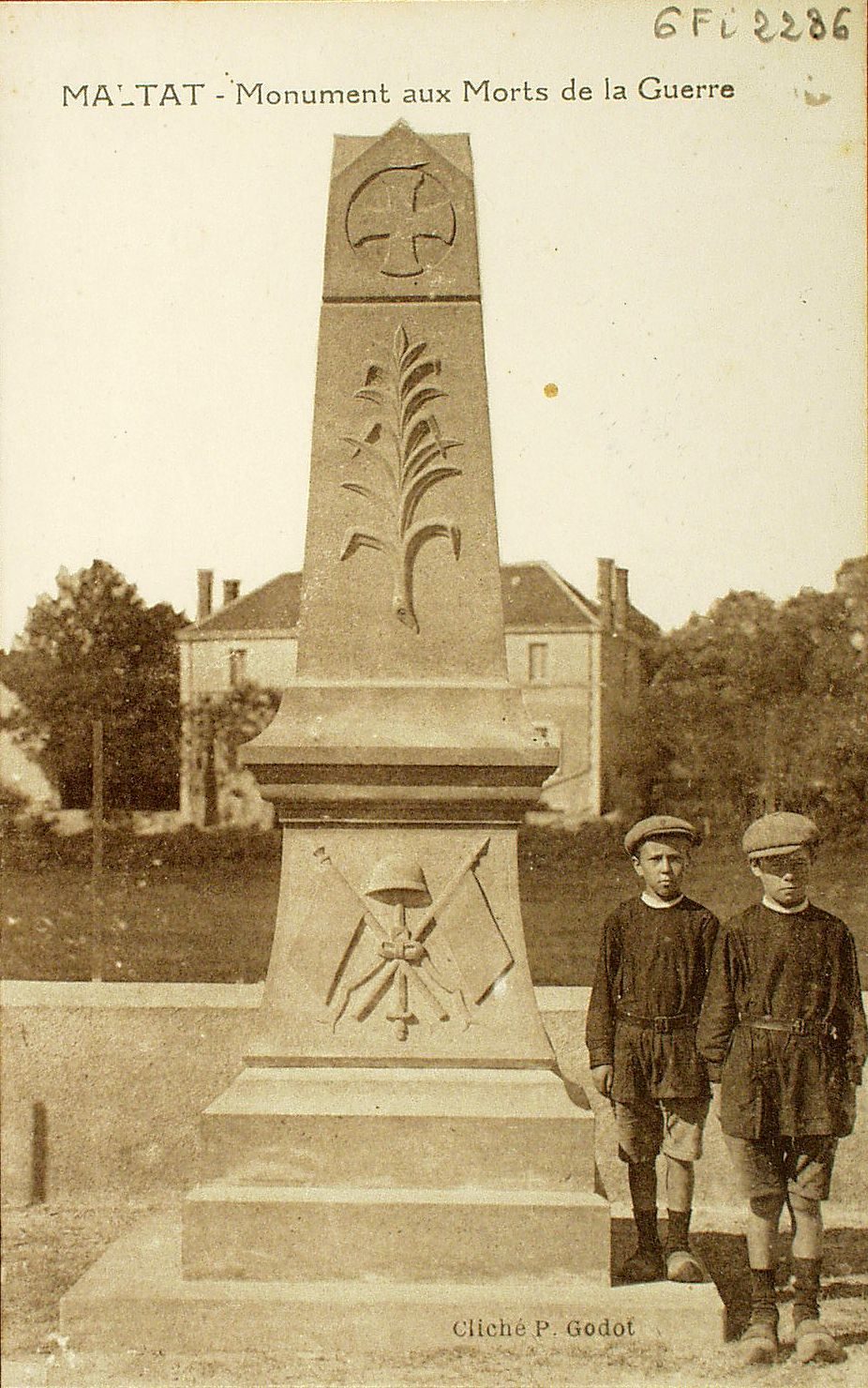 Maltat. Monument aux morts de la guerre.