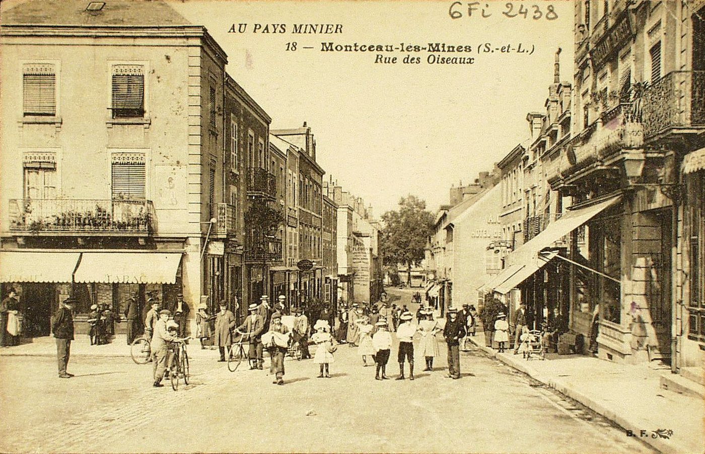 Au pays minier. Montceau-les-Mines. Rue des Oiseaux.