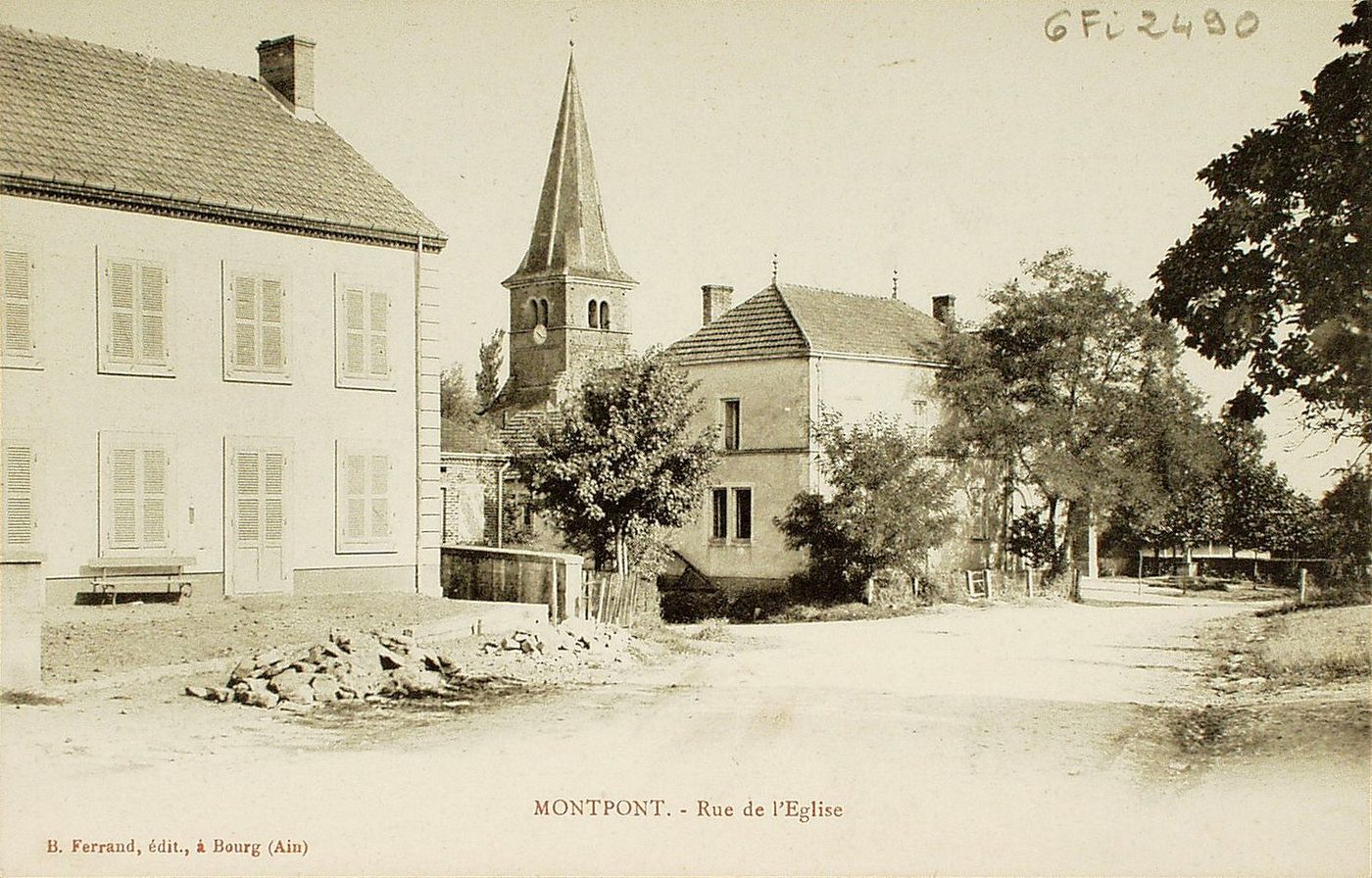 Montpont. Rue de l'église.