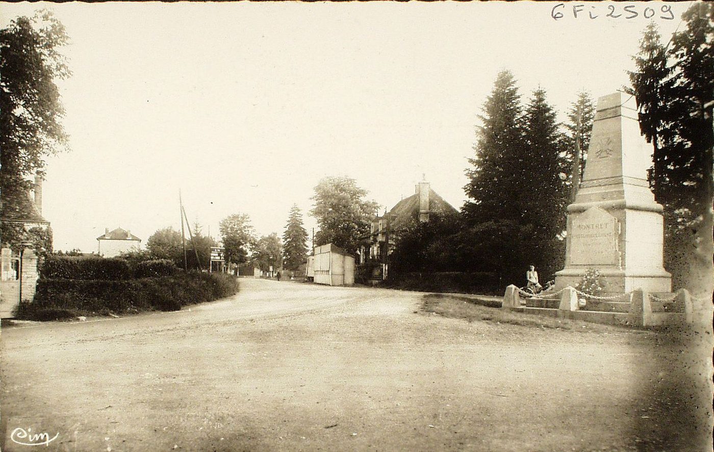 Montret. Route de Louhans.