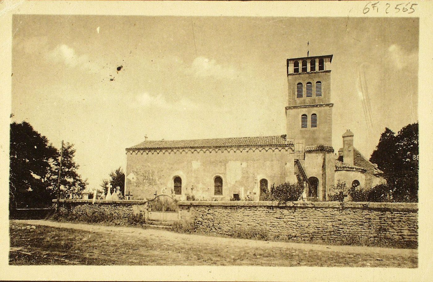 Ormes. L'église.