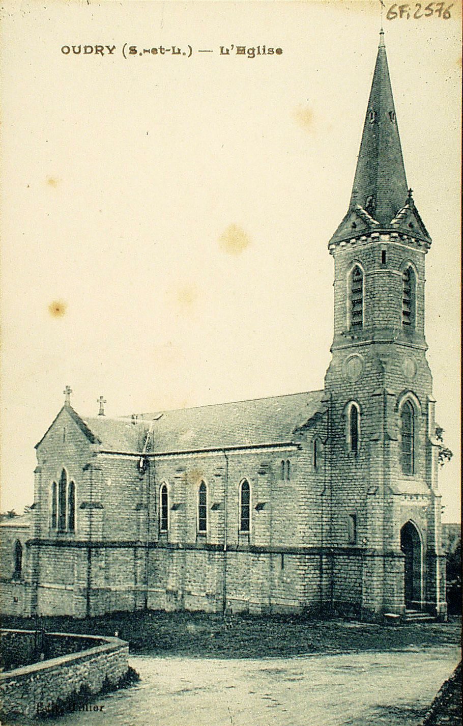 Oudry. L'église.