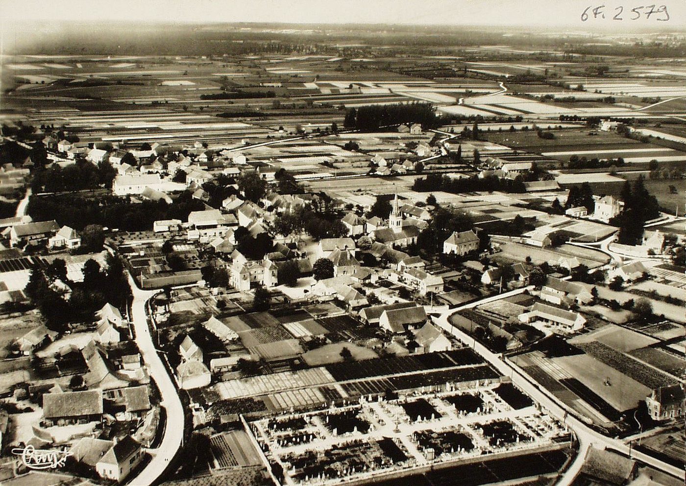 Ouroux-sur-Saône. Vue générale aérienne.
