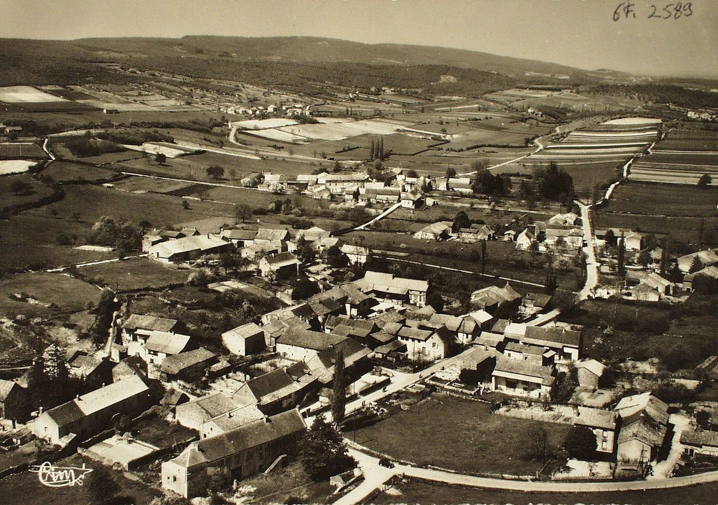 Gratay. Vue générale aérienne.