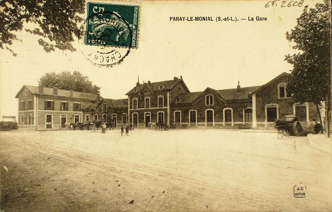 Paray-le-Monial. La gare.
