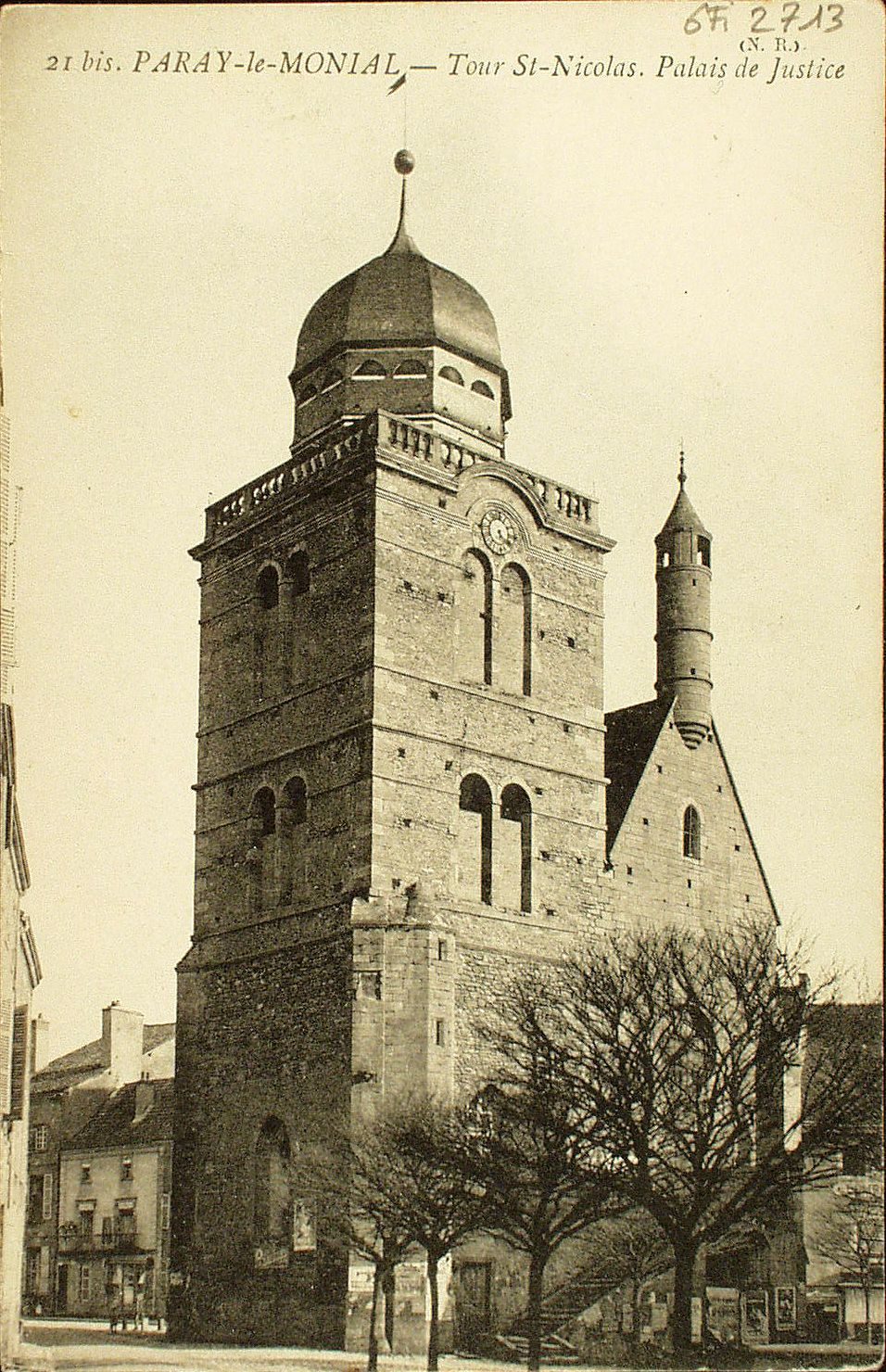 Paray-le-Monial. Tour Saint-Nicolas. Palais de justice.