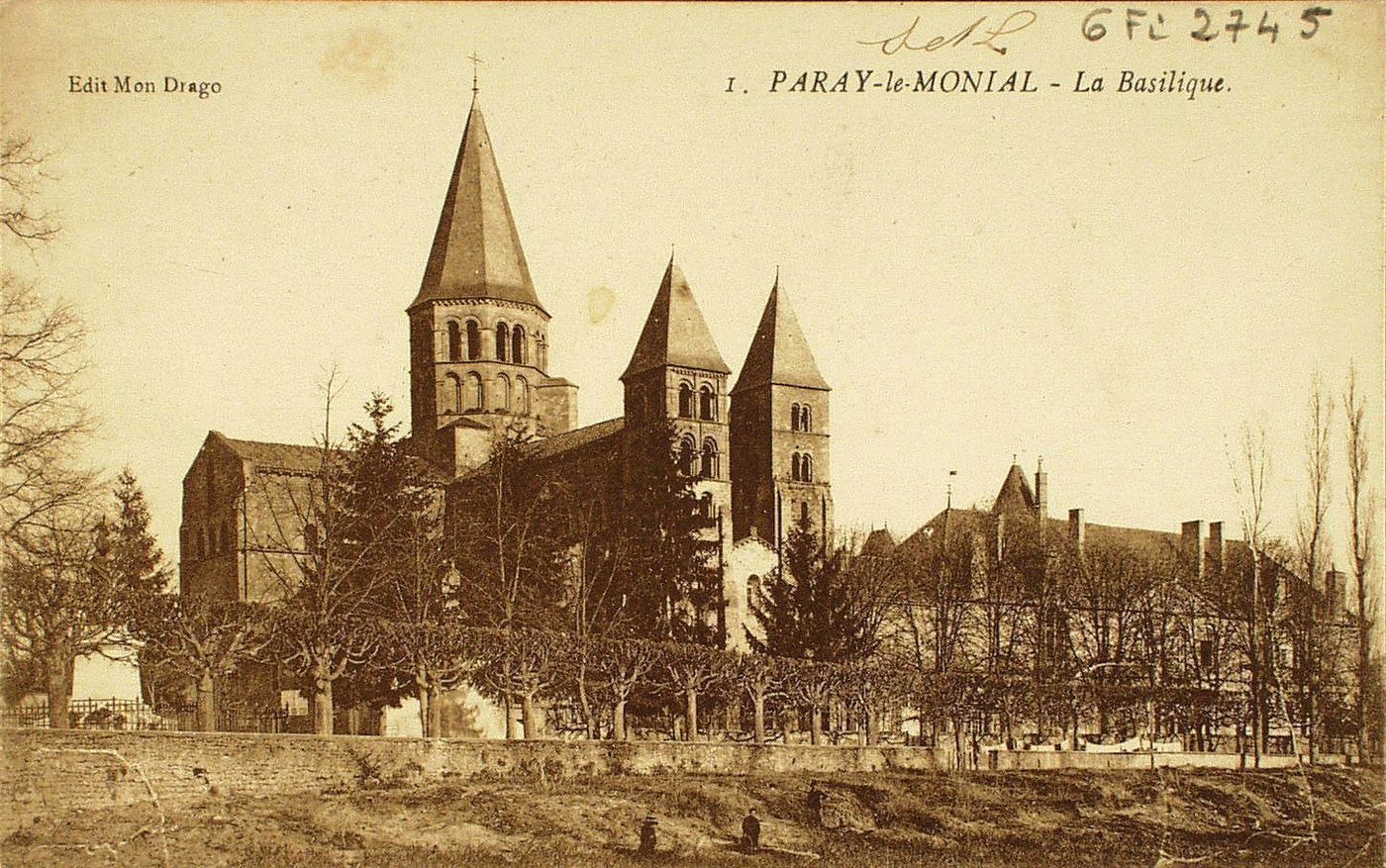 Paray-le-Monial. La basilique.