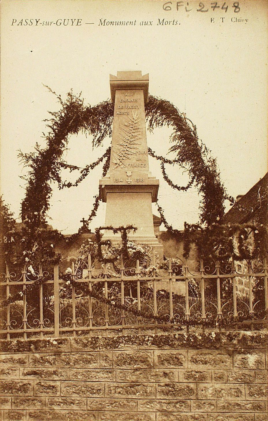 Passy-sur-Guye. Monument aux morts.