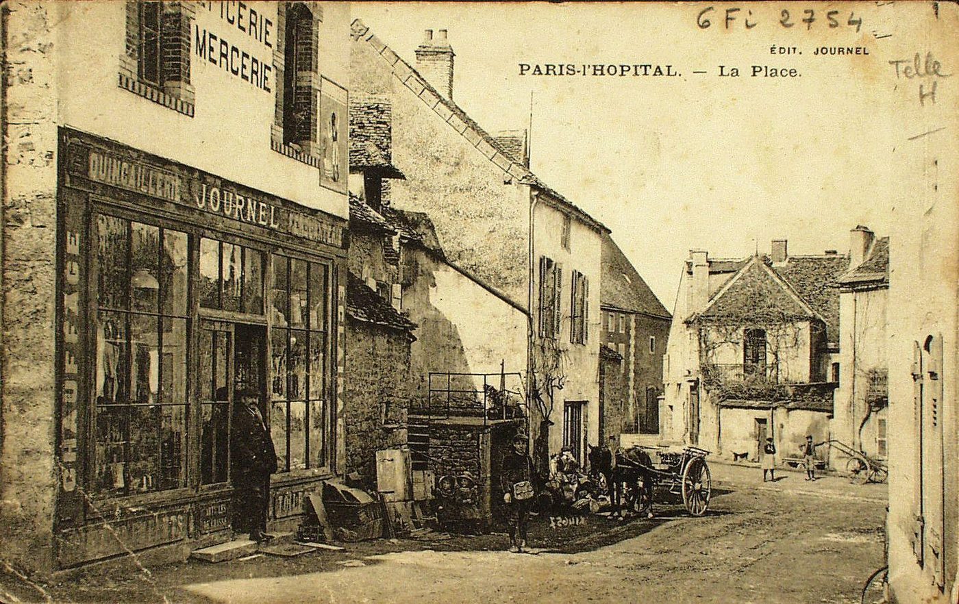 Paris-l'Hôpital. La place.