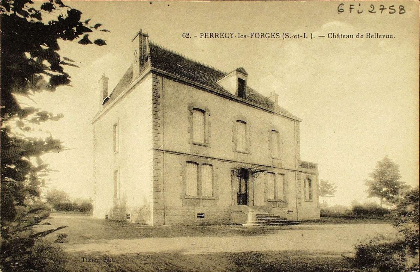 Perrecy-les-Forges. Château de Bellevue.
