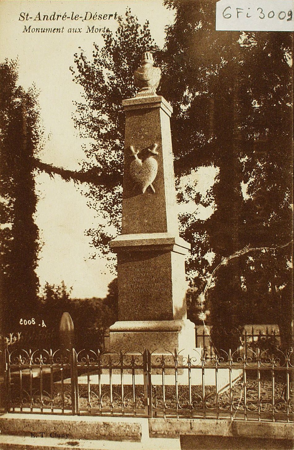 Saint-André-le-Désert. Monument aux morts.