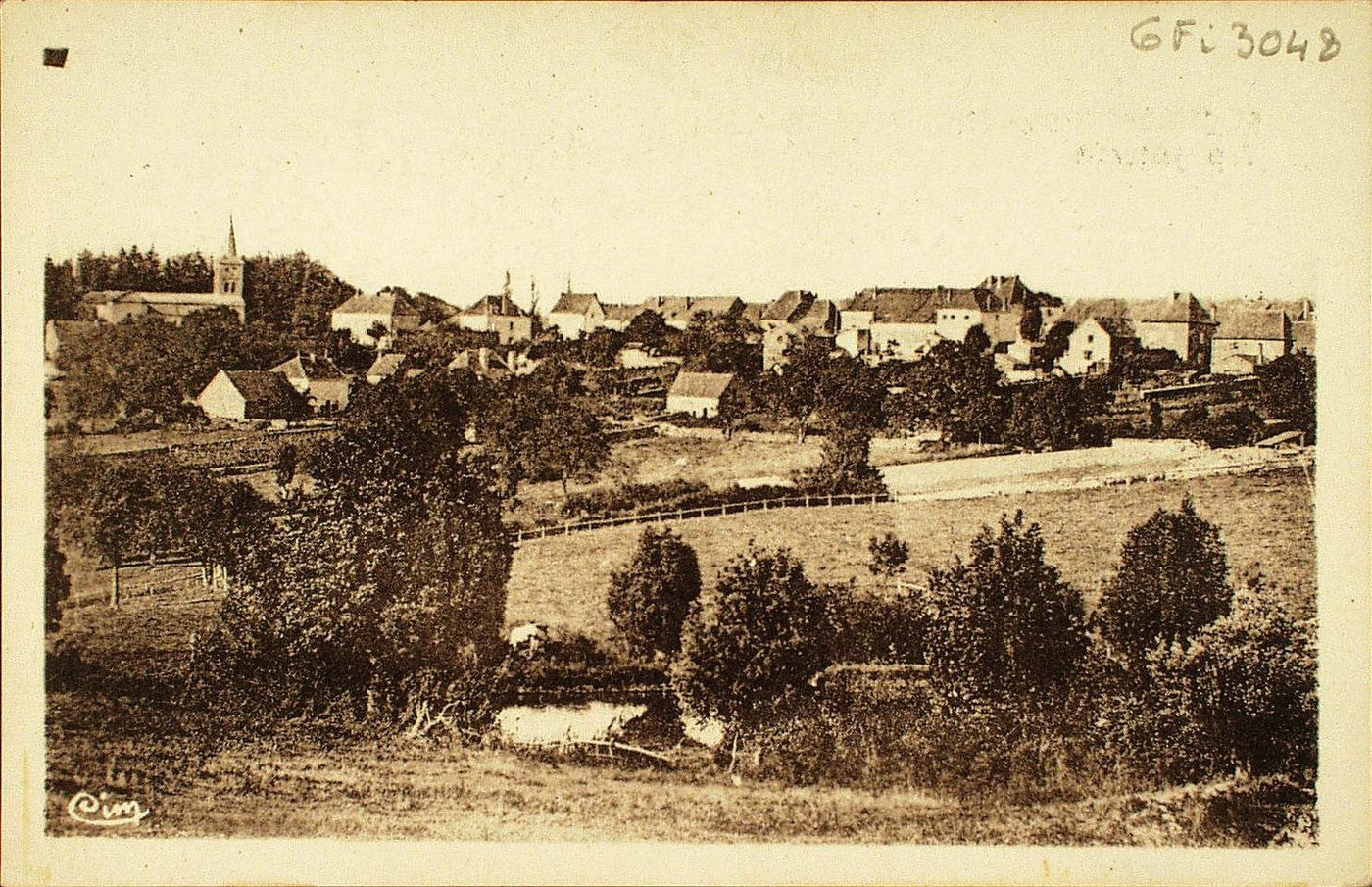 Saint-Christophe-en-Brionnais. Vue générale.