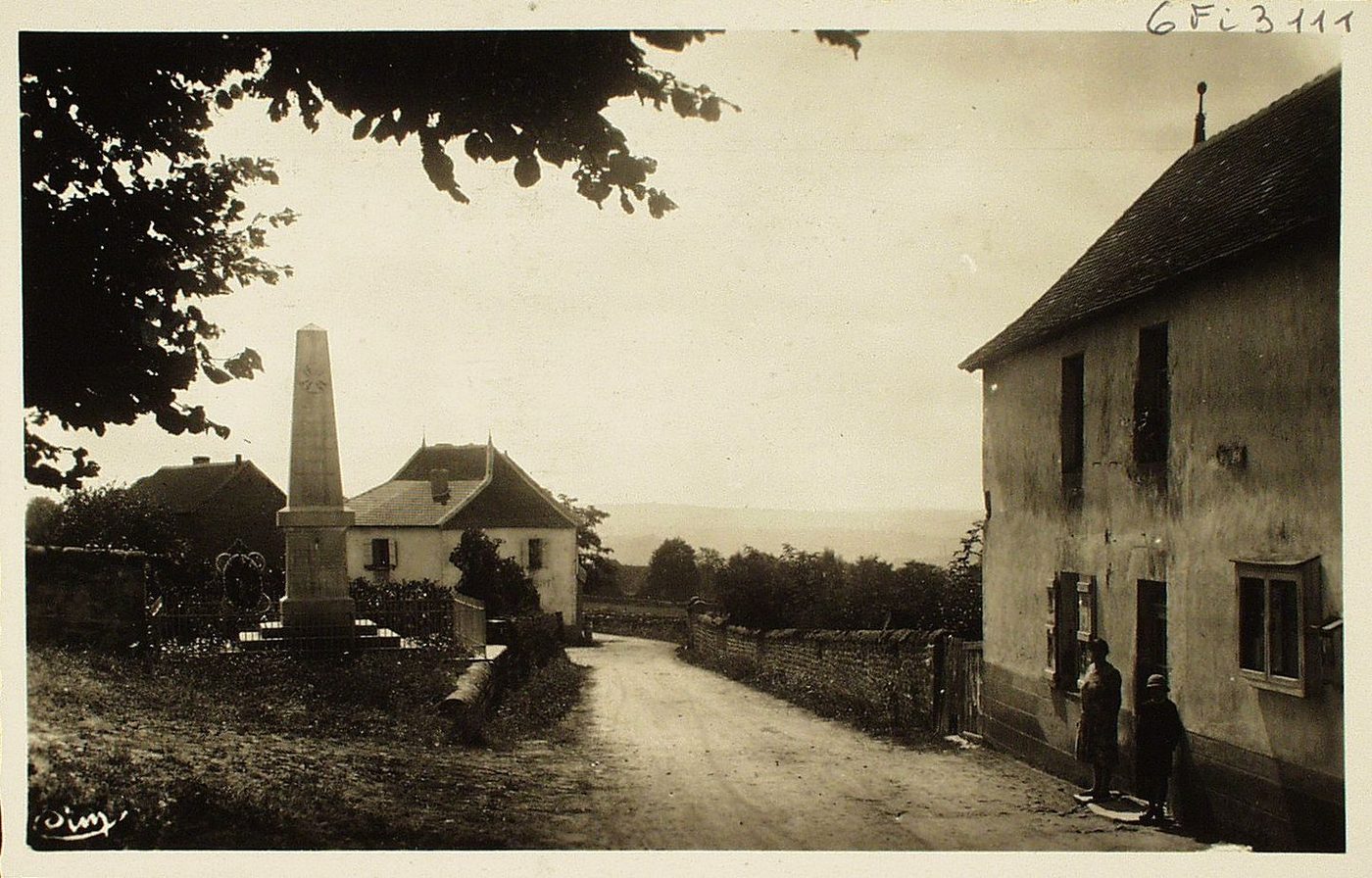 Saint-Germain-en-Brionnais. Le bourg.