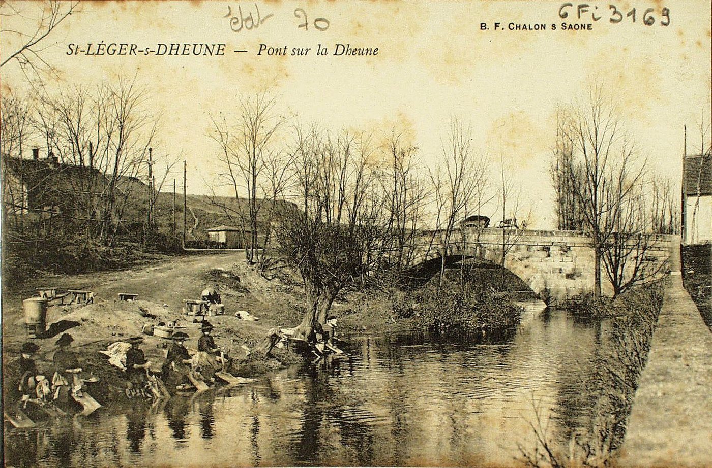 Saint-Léger-sur-Dheune. Pont sur la Dheune.