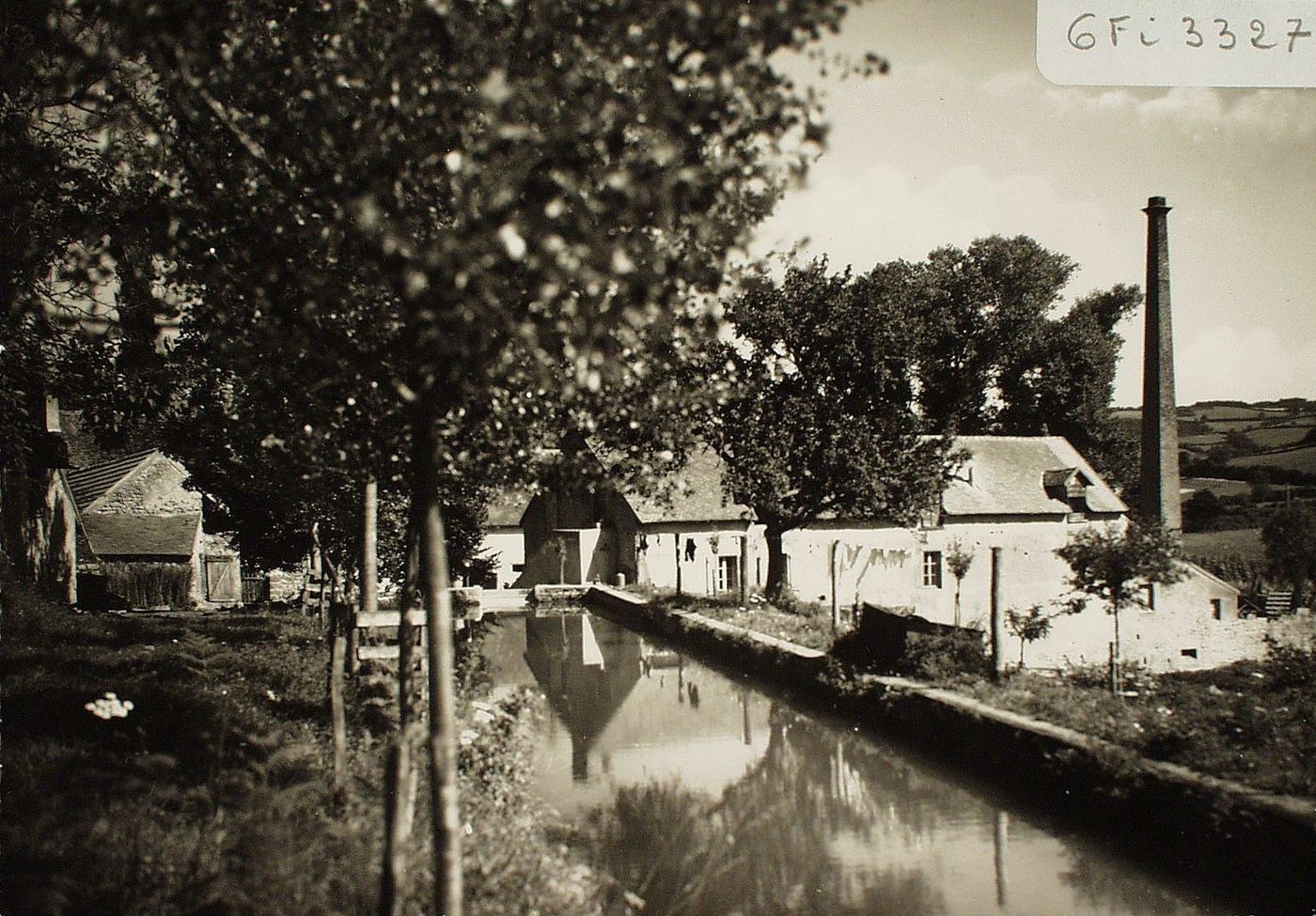 Saint-Symphorien-de-Marmagne. Le moulin de Cruzille.