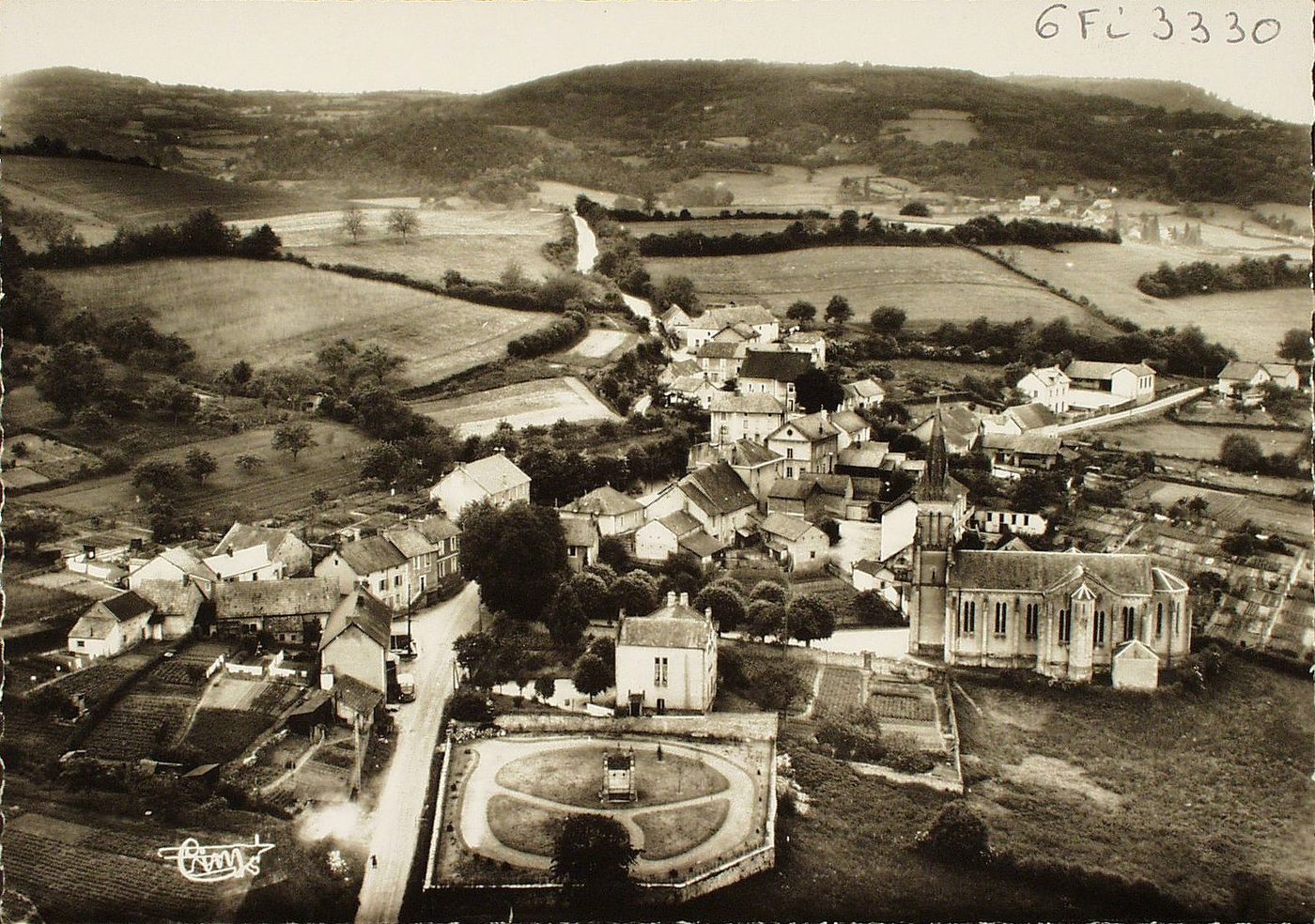 Saint-Symphorien-de-Marmagne. Vue générale aérienne.
