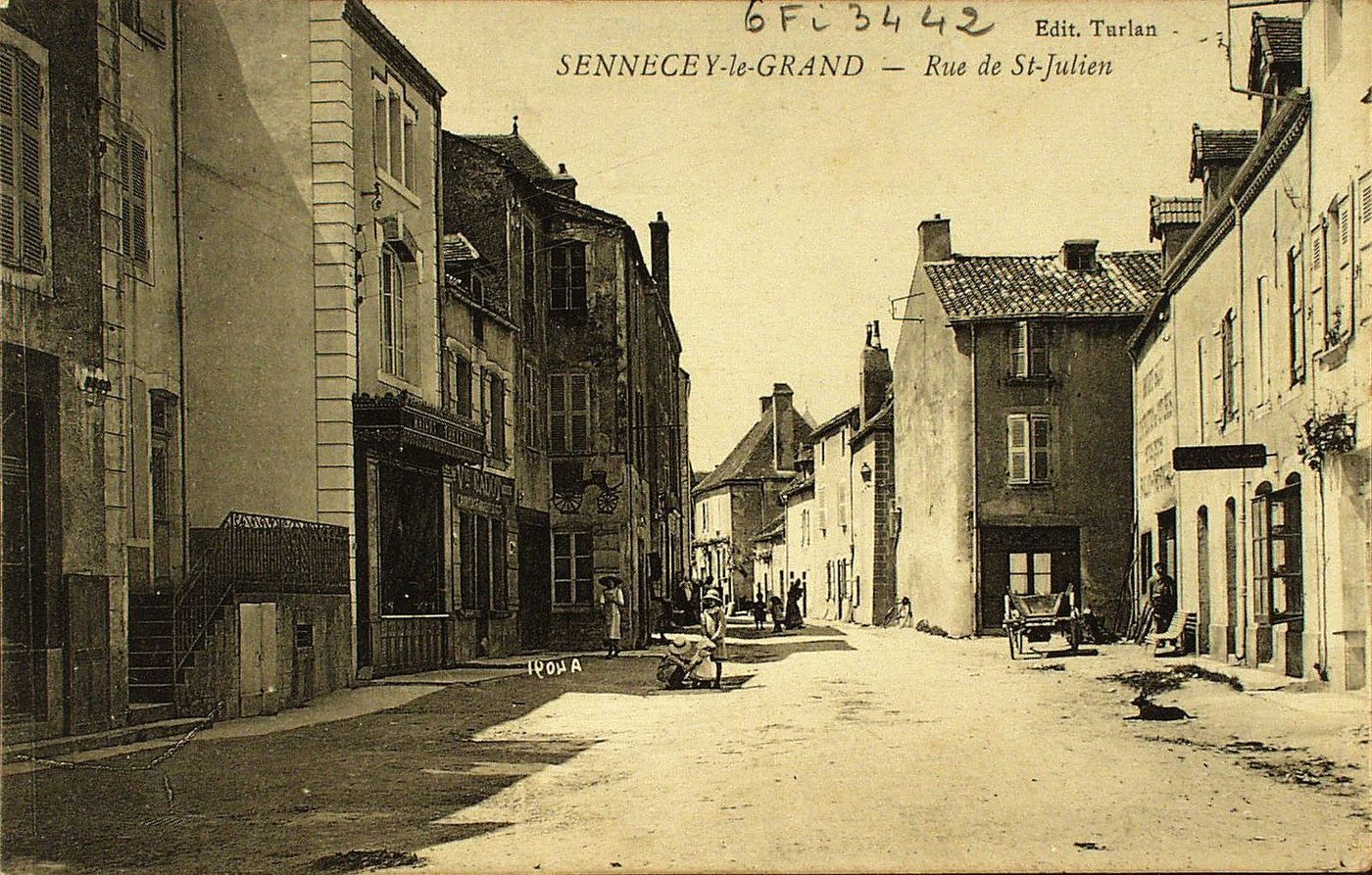 Sennecey-le-Grand. Rue de Saint-Julien.