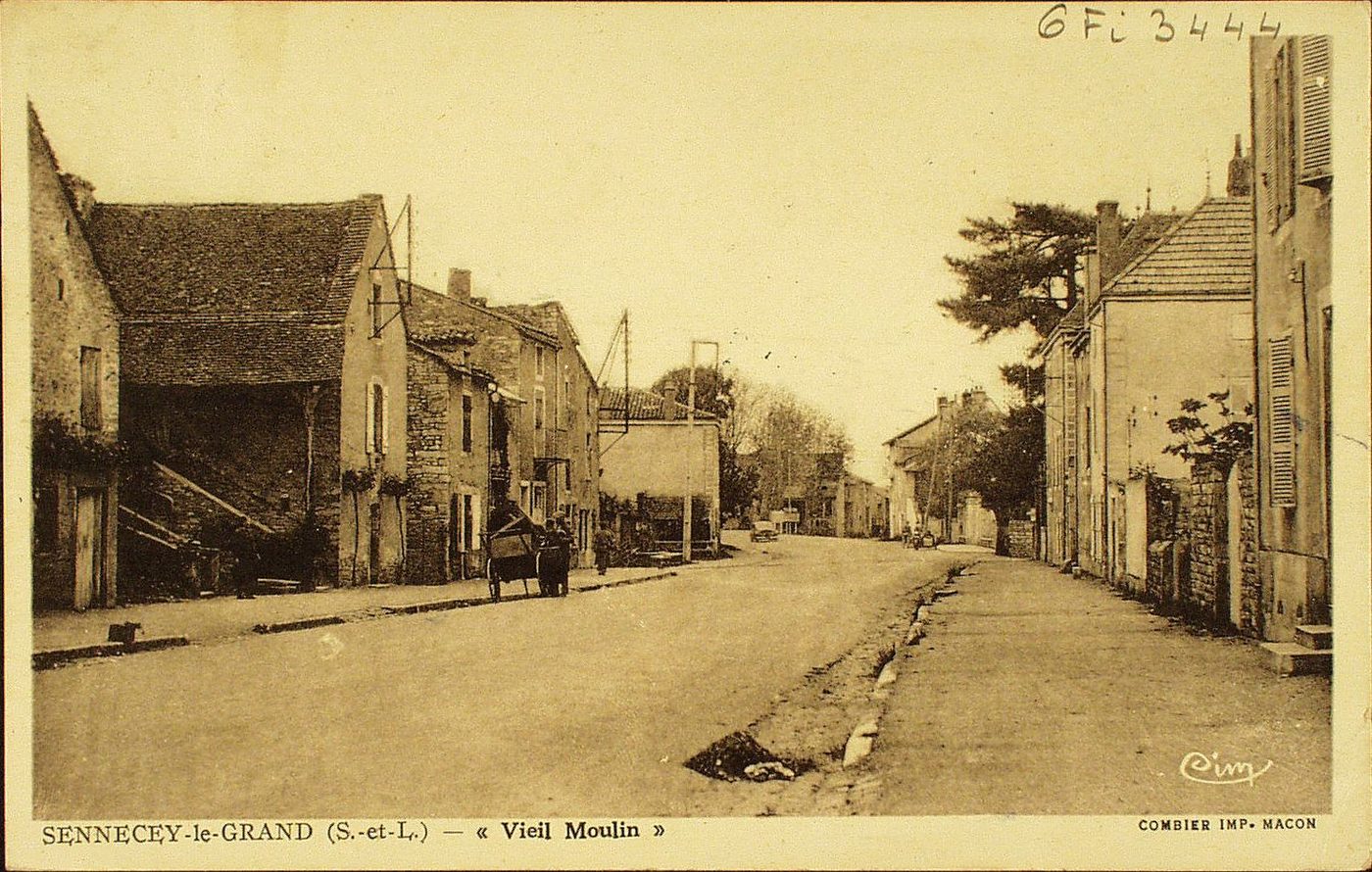 Sennecey-le-Grand. Vieil moulin.