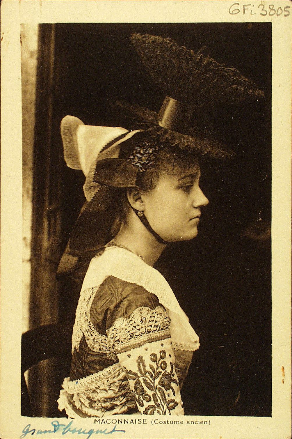 Mâconnaise. Costume ancien.