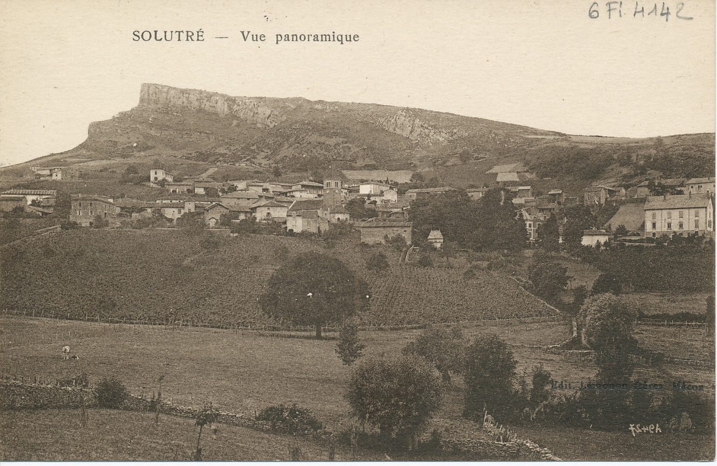Solutré. Vue panoramique.