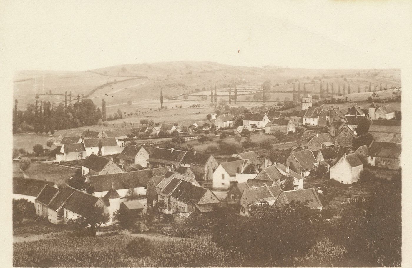 Curtil-sous-Burnand. Vue prise du Nord-Ouest.