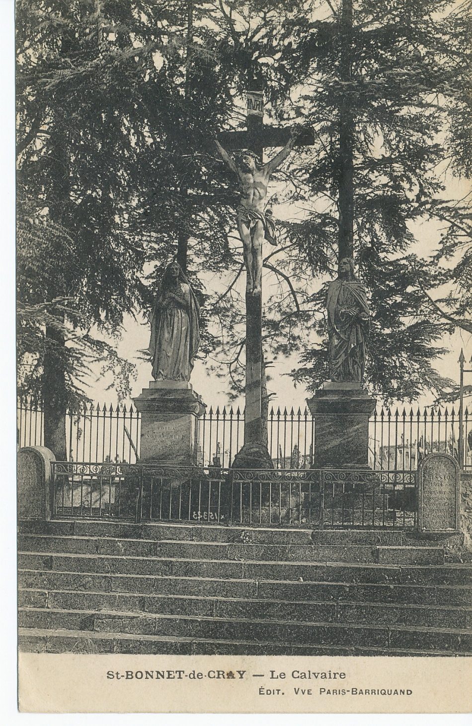 Saint-Bonnet-de-Cray. Le calvaire.