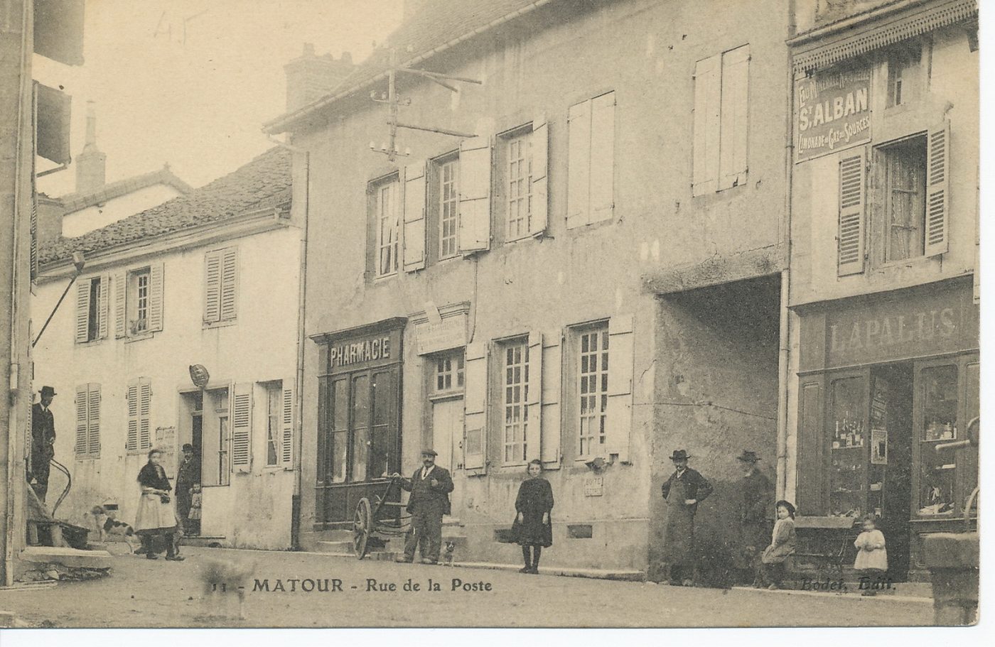 Matour. Rue de la Poste.