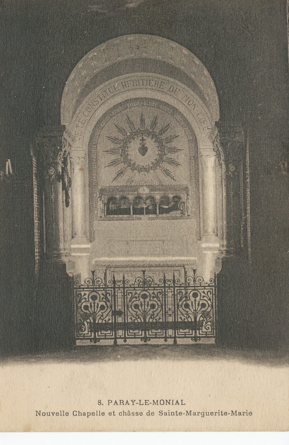 Paray-le-Monial. Nouvelle chapelle et châsse de sainte Marguerite-Marie.