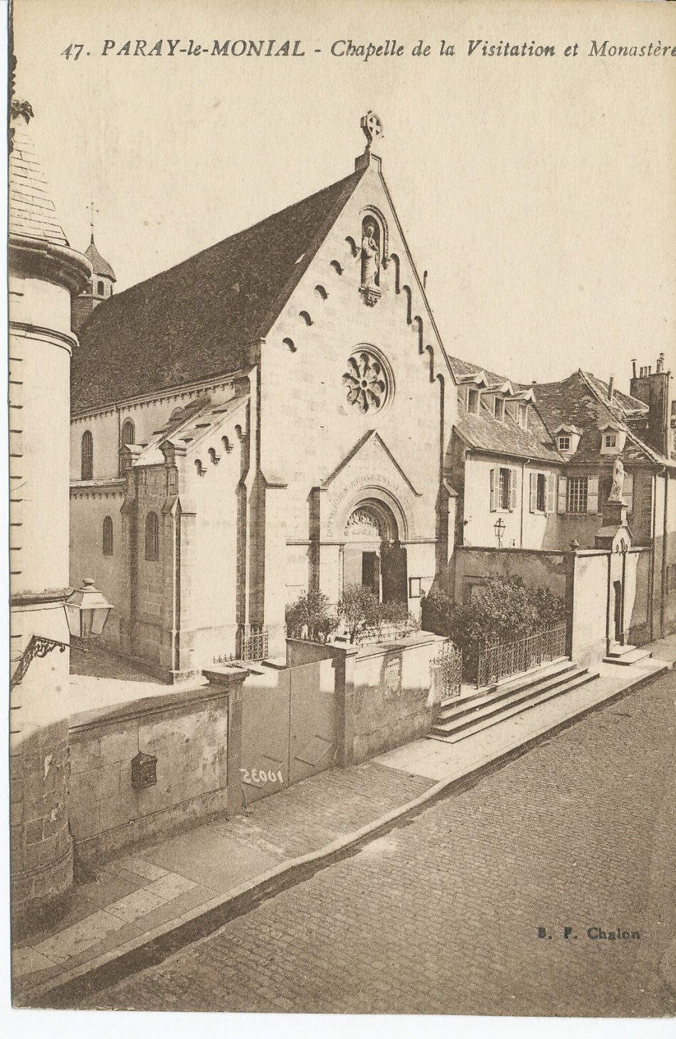 Paray-le-Monial. Chapelle de la Visitation et monastère.