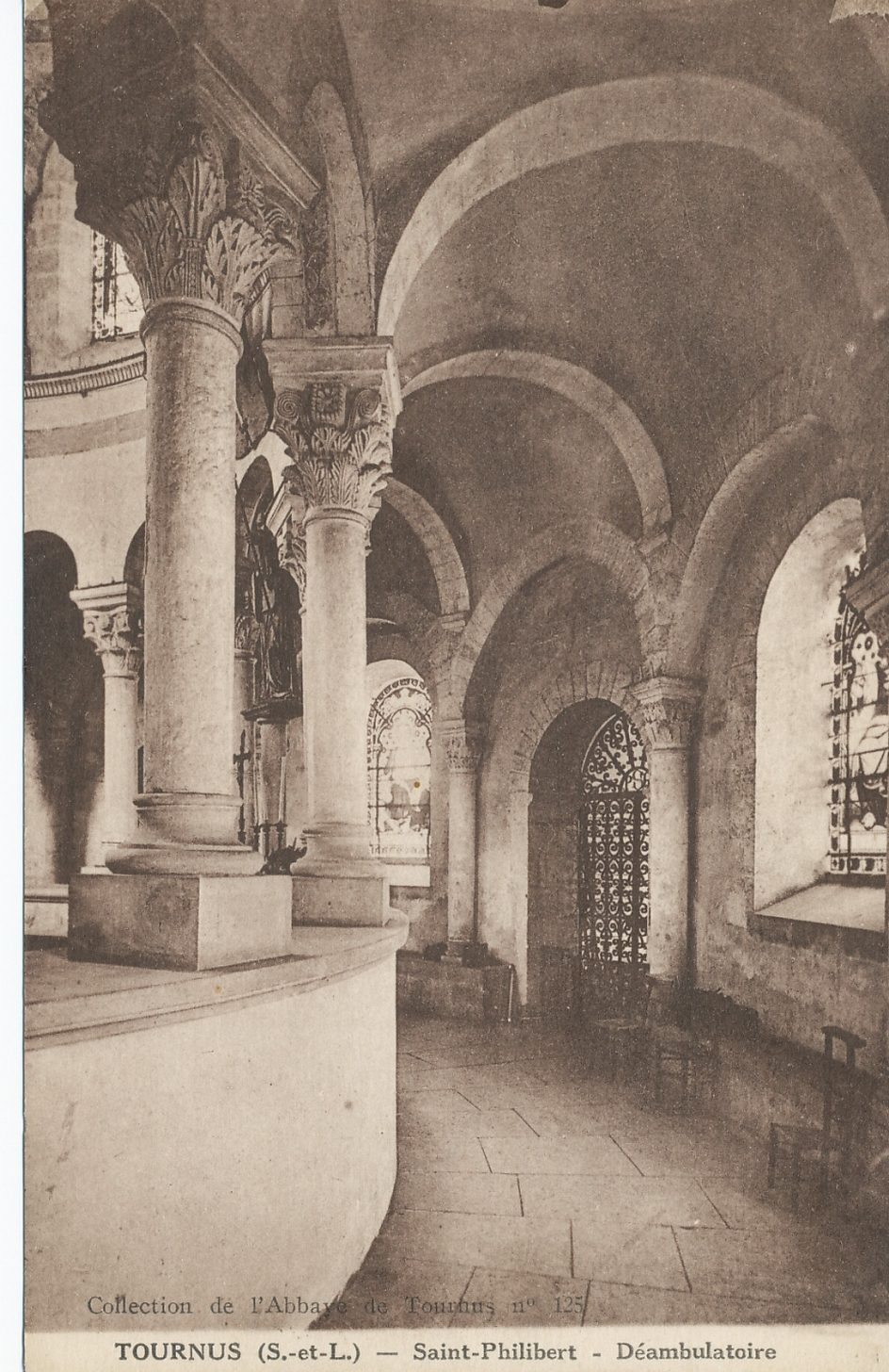 Tournus. Saint-Philibert. Déambulatoire.