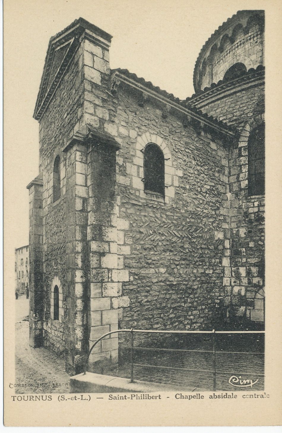 Tournus. Saint-Philibert. Chapelle absidale centrale.