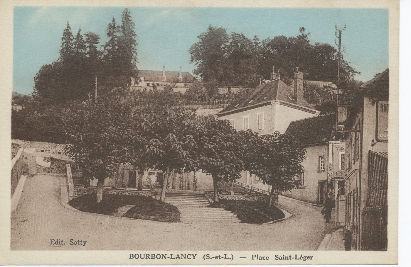 Bourbon-Lancy. Place Saint-Léger.