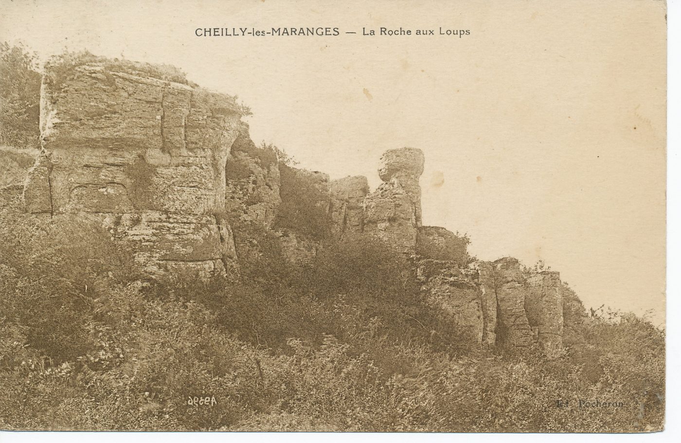 Cheilly-lès-Maranges. La Roche aux Loups.