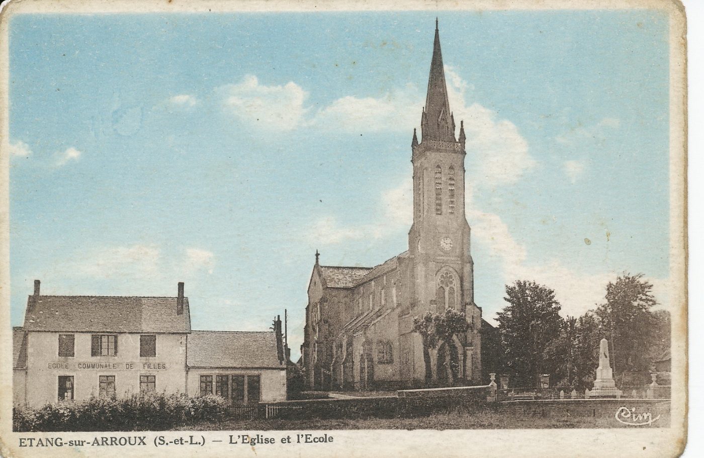 Etang-sur-Arroux. L'église et l'école.