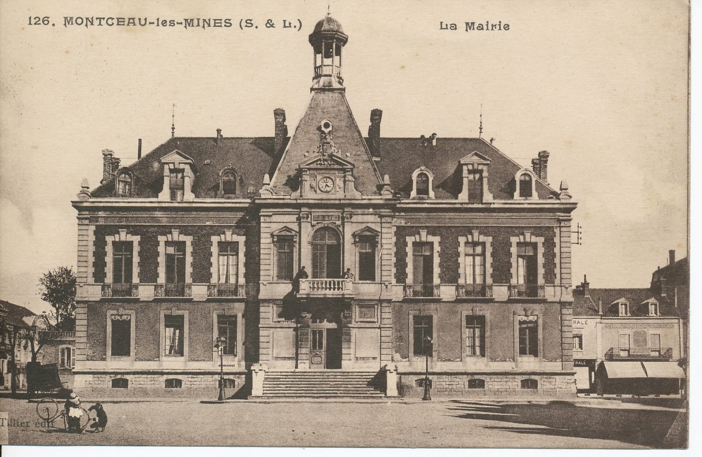 Montceau-les-Mines. La mairie.