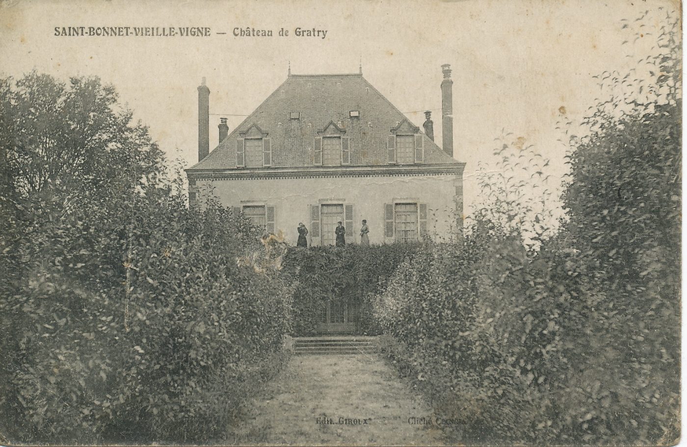 Saint-Bonnet-de-Vieille-Vigne. Château de Gratry.
