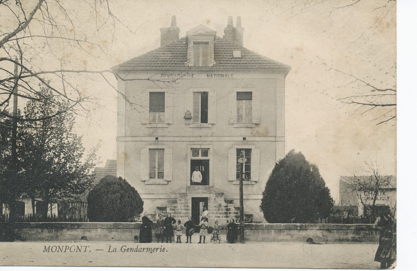 Montpont. La gendarmerie.