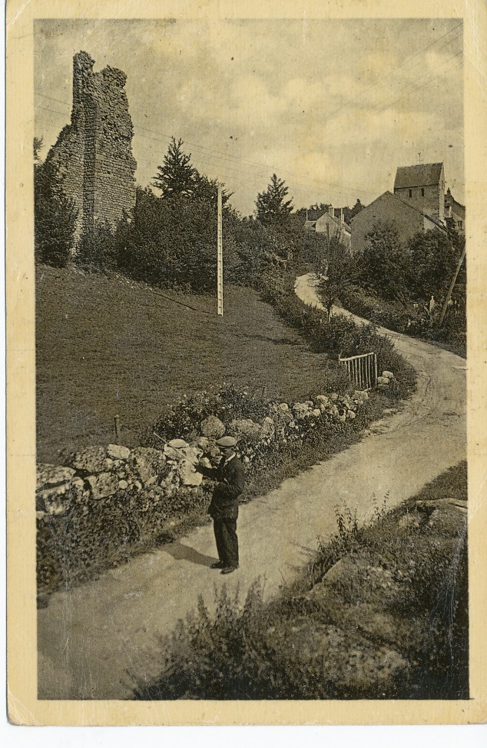 En Morvan. Uchon. Alt 650 m. Avenue de Mesvres.