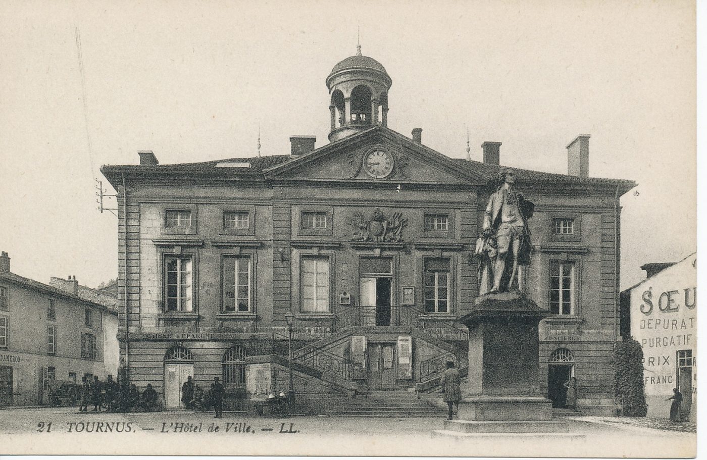 Tournus. L'Hôtel de ville.