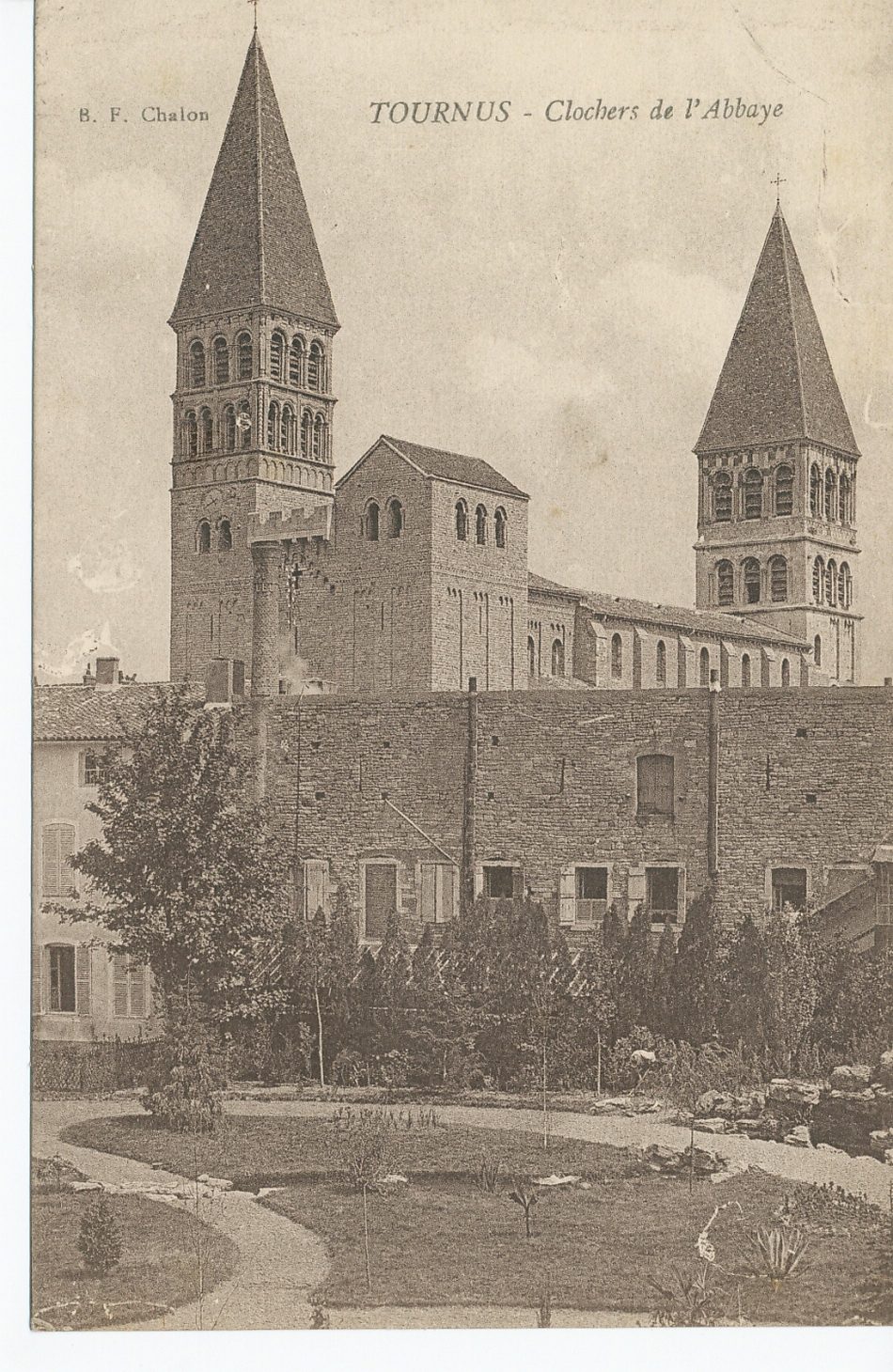 Tournus. Clochers de l'abbaye.