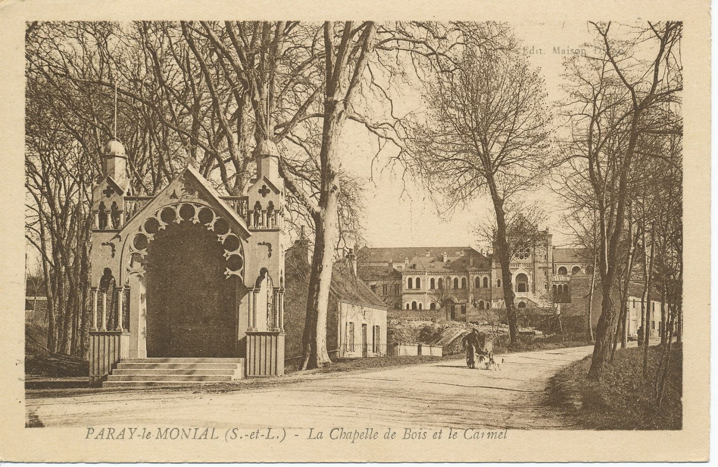 Paray-le-Monial. La chapelle de bois et le carmel.