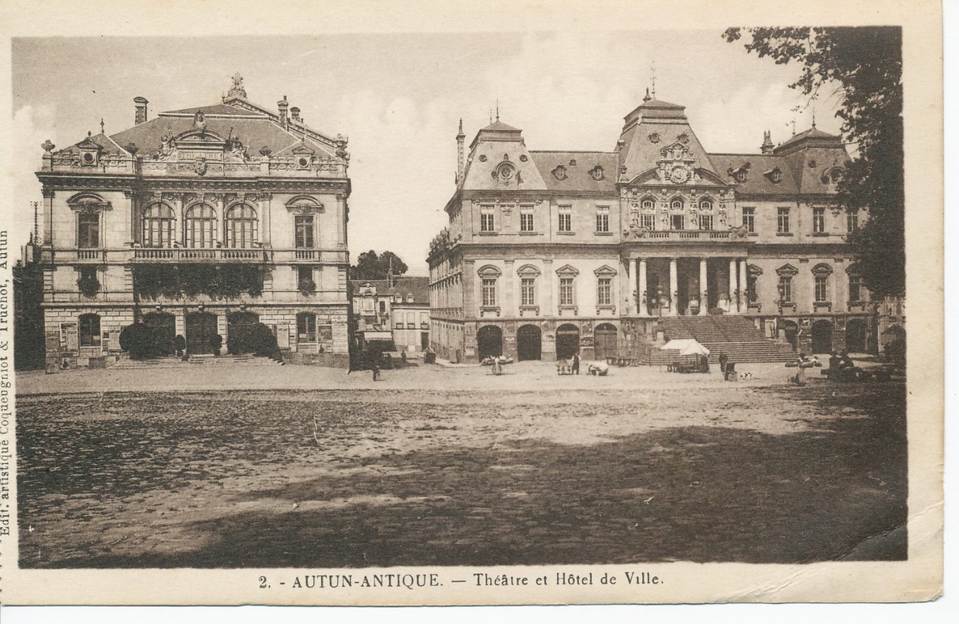 Autun antique. Théâtre et hôtel de ville.