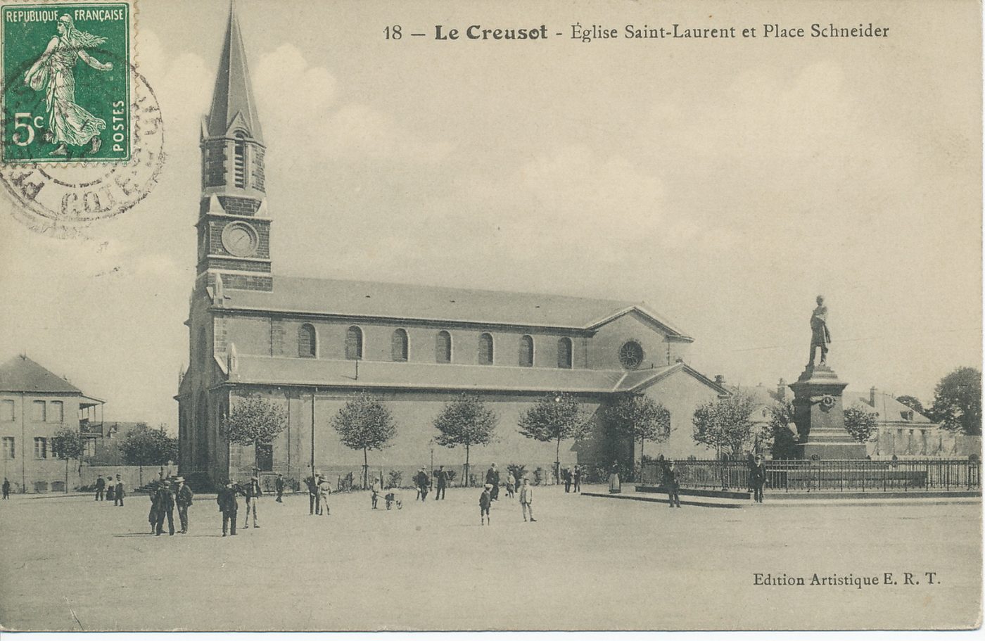 Le Creusot. Eglise Saint-Laurent et place Schneider.