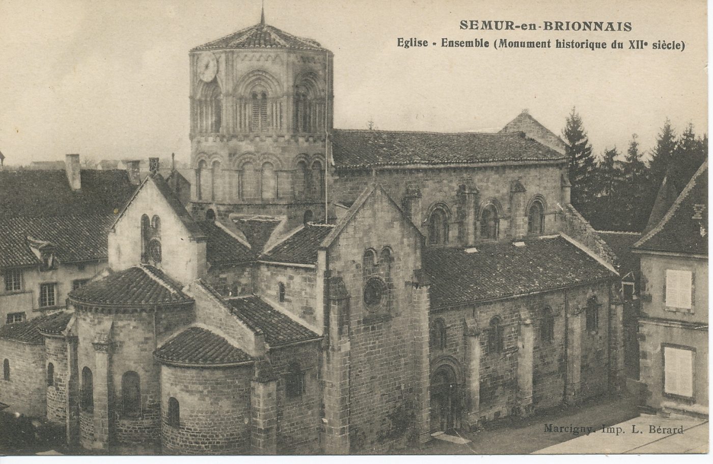Semur-en-Brionnais. Eglise. Ensemble (monument historique du XIIe s.).