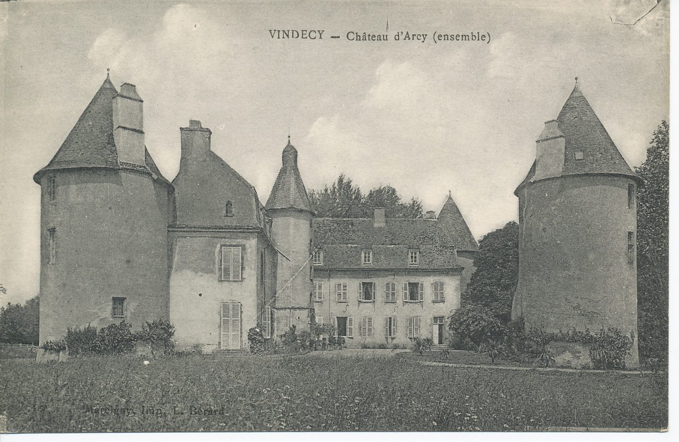 Vindecy. Château d'Arcy (ensemble).