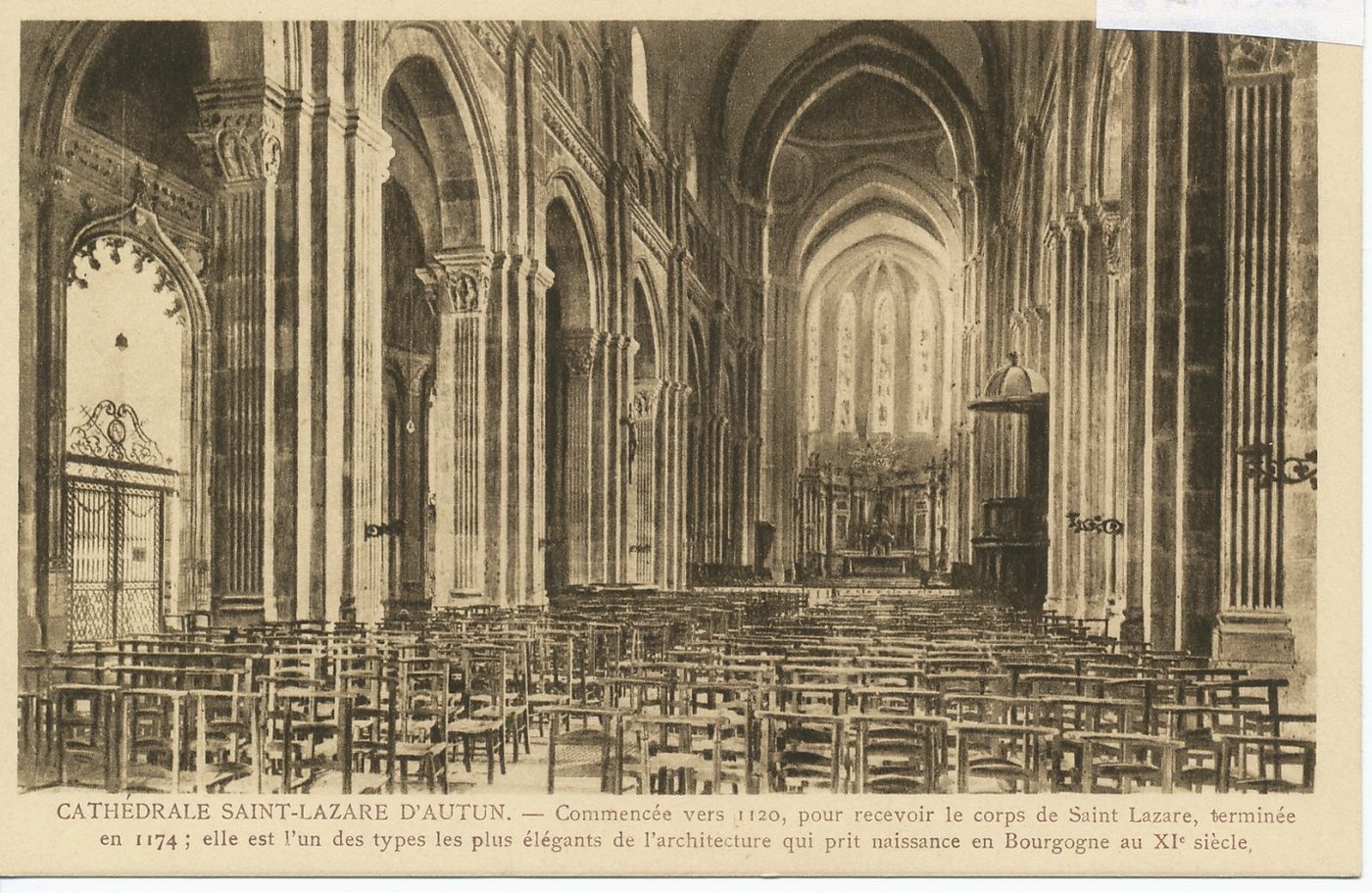 Cathédrale Saint-Lazare d'Autun. Commencée vers 1120, pour recevoir le corps de saint Lazare, terminée en 1174 ; elle est l'un des types les plus élégants de l'architecture qui prit naissance en Bourgogne au XIe s.